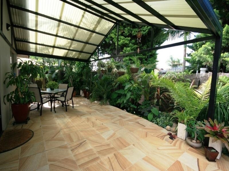 33 Allawah Street, Sorrento QLD 4217