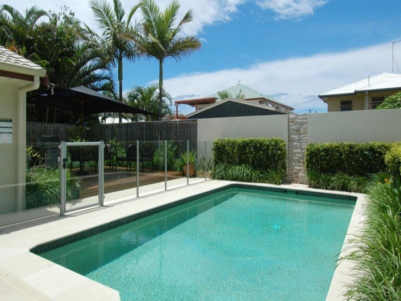 8 Seabeach Avenue, Mermaid Beach QLD 4218