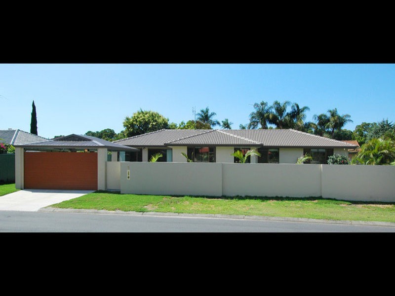 2 Karratha Court, Mermaid Waters QLD 4218