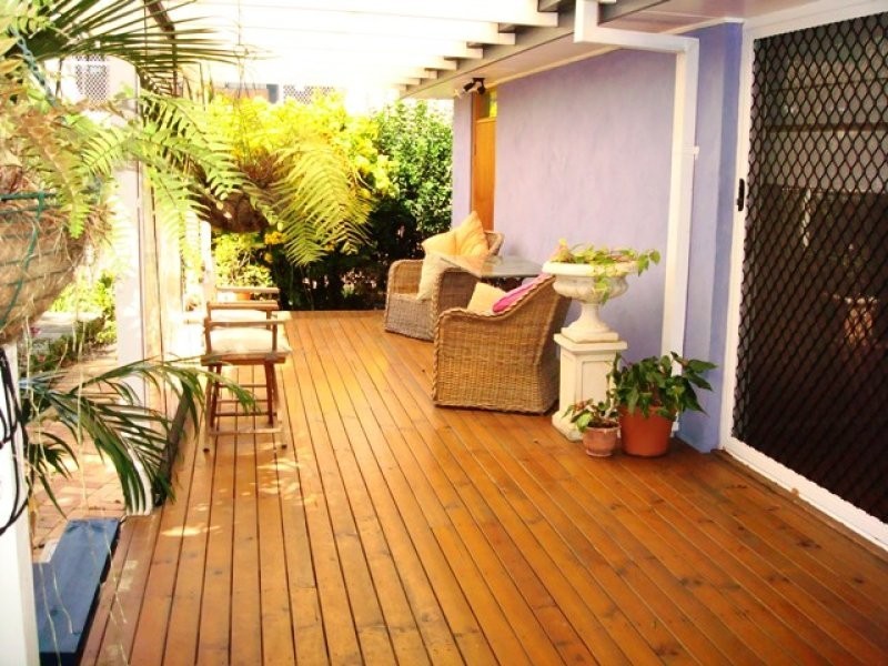 31 Albicore Street, Mermaid Waters QLD 4218