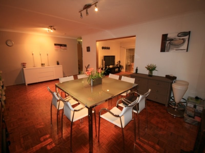 15 Costa Court, Broadbeach Waters QLD 4218