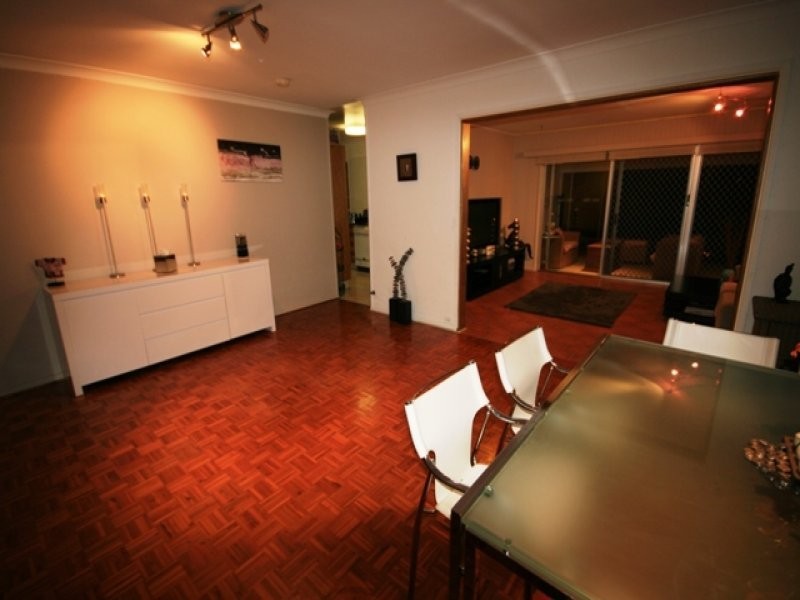 15 Costa Court, Broadbeach Waters QLD 4218