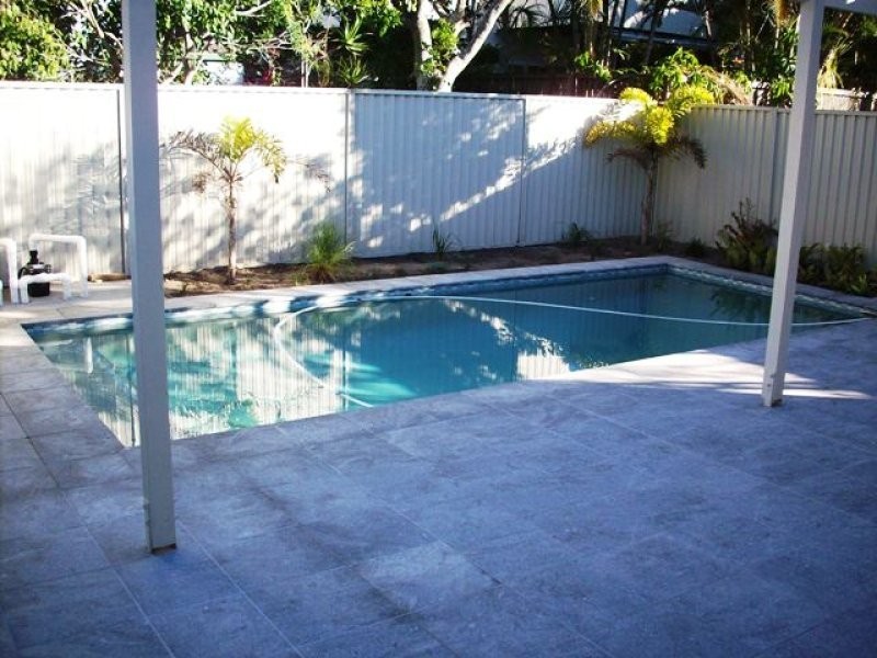 8 Sunbrite Avenue, Mermaid Beach QLD 4218