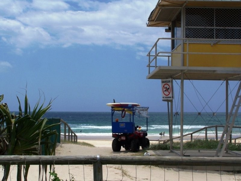 8 Sunbrite Avenue, Mermaid Beach QLD 4218