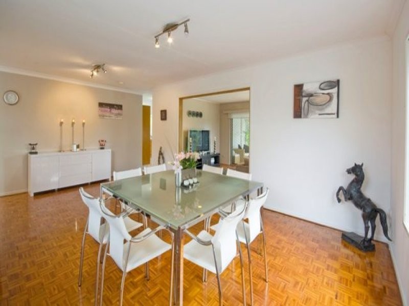 15 Costa Court, Broadbeach Waters QLD 4218