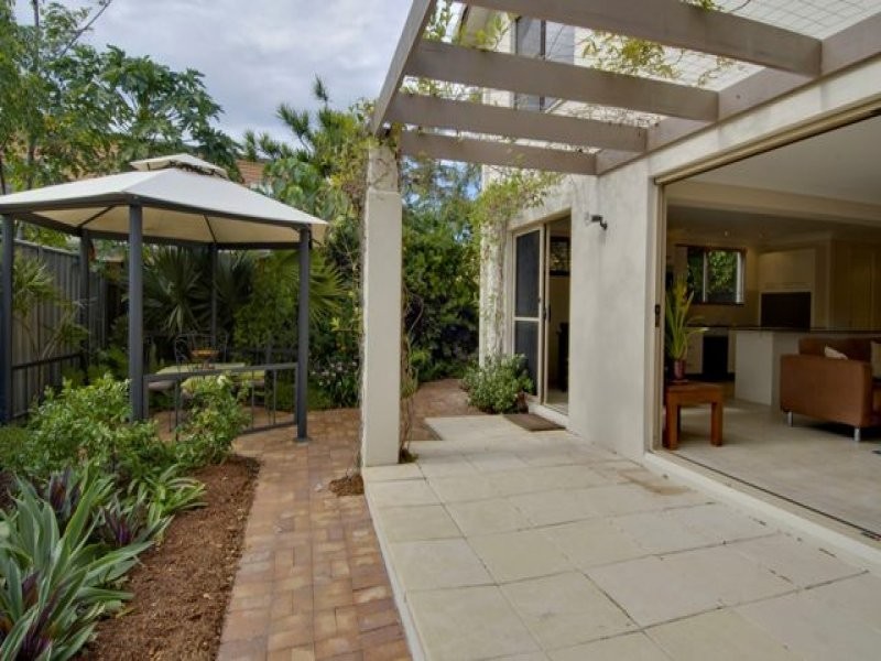 29 A Avanti Street, Mermaid Waters QLD 4218