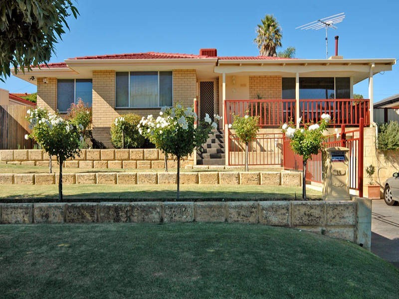 16 Churchill Drive, Swan View WA 6056