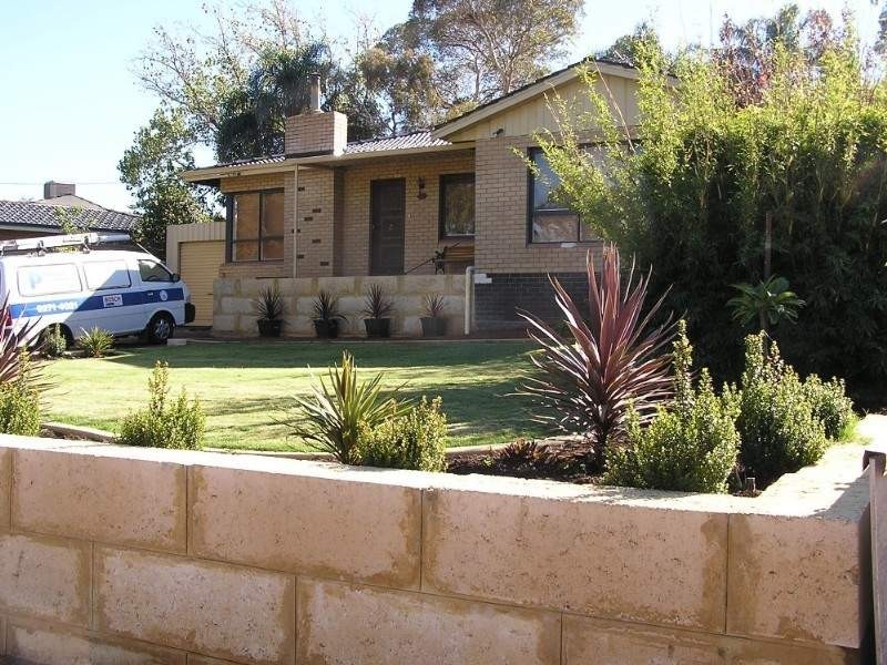 33 Chartwell Way, Swan View WA 6056