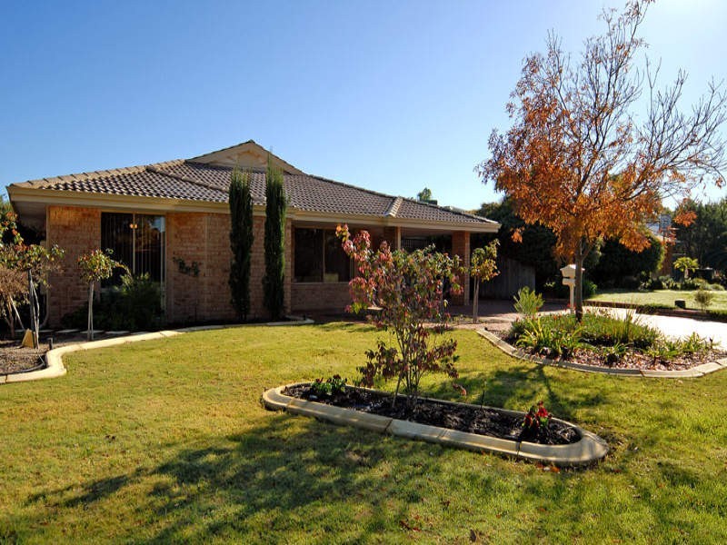 13 Wade Square, Stratton WA 6056