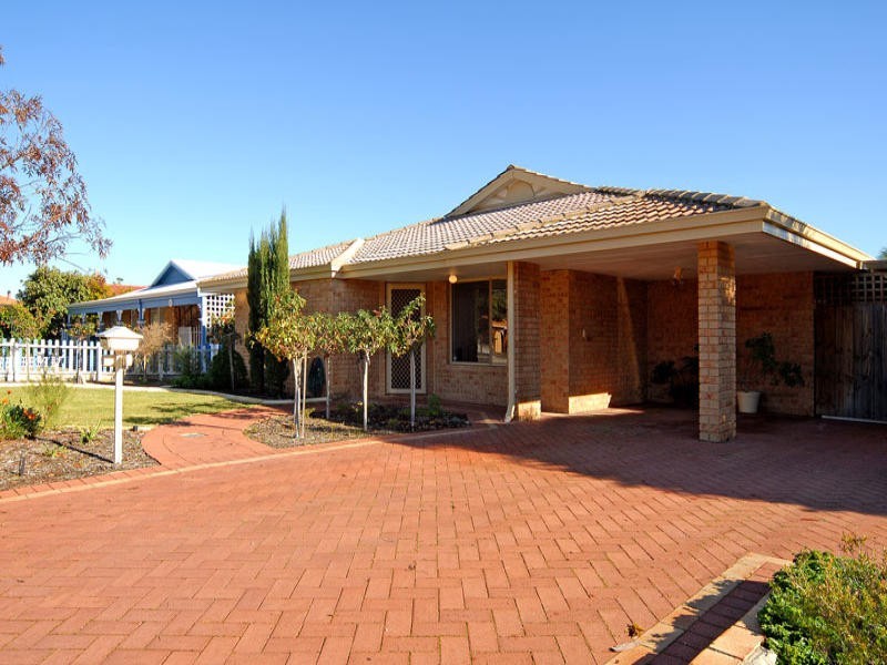 13 Wade Square, Stratton WA 6056