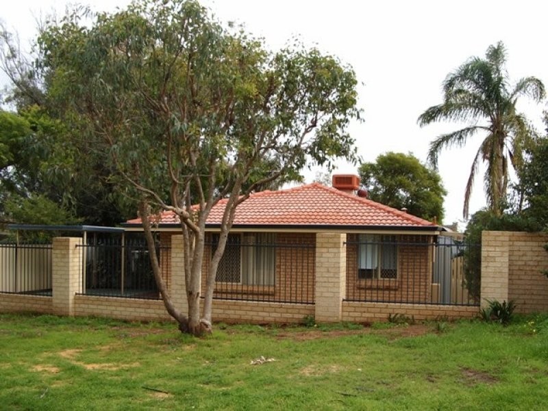 27 Astroloma Place, Koongamia WA 6056