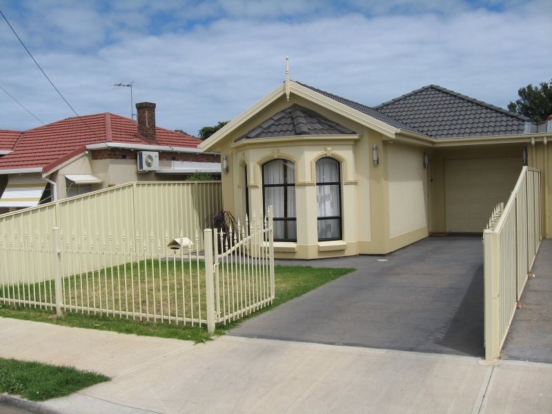 5 Bernard Street, Findon SA 5023