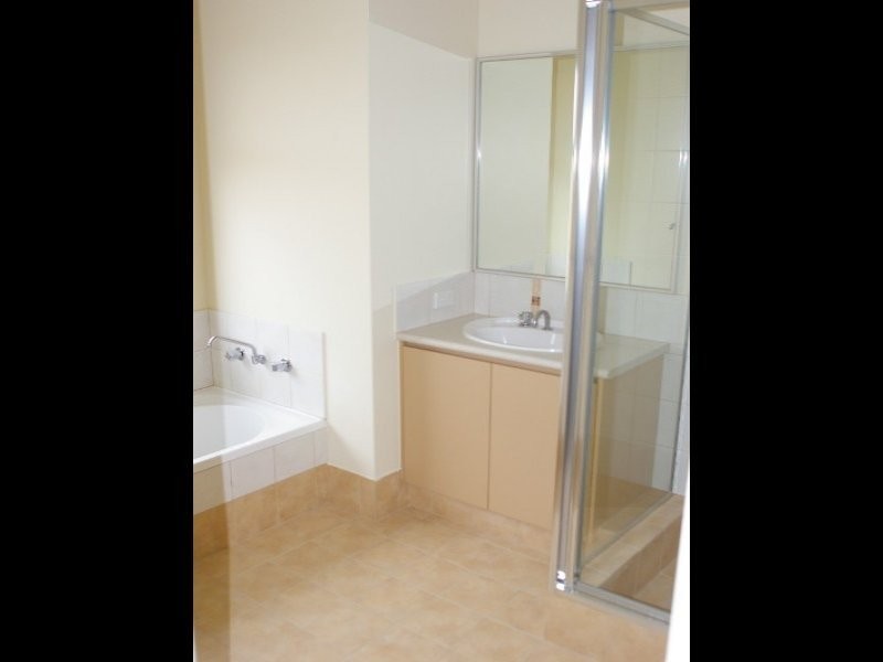 10 Otunic Way, Madeley WA 6065