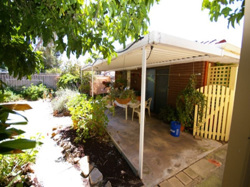 11 Blackmore Avenue, Girrawheen WA 6064