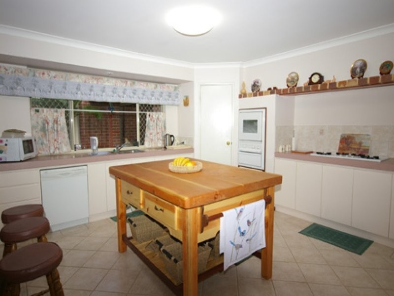 17 Heathfield Drive, Landsdale WA 6065