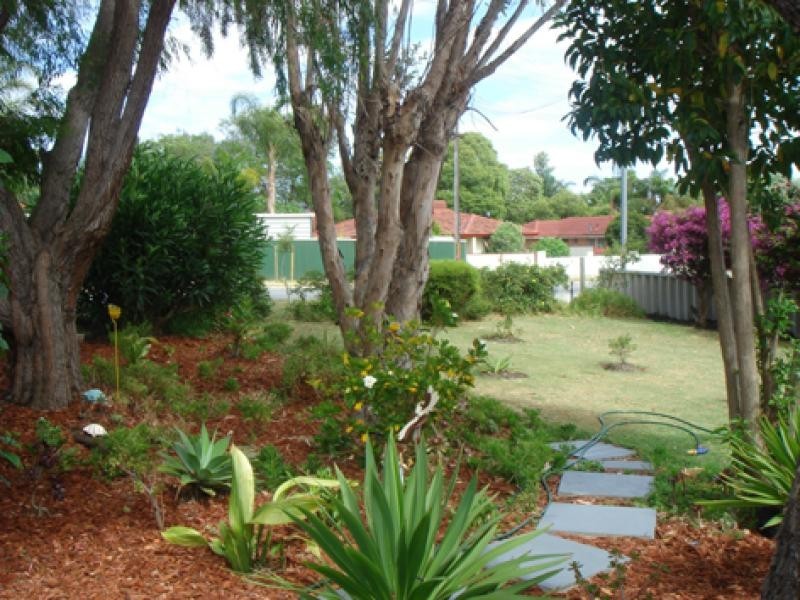 52 Sturtridge Road, Lockridge WA 6054