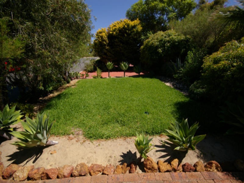 6 Ewell Court, Marangaroo WA 6064