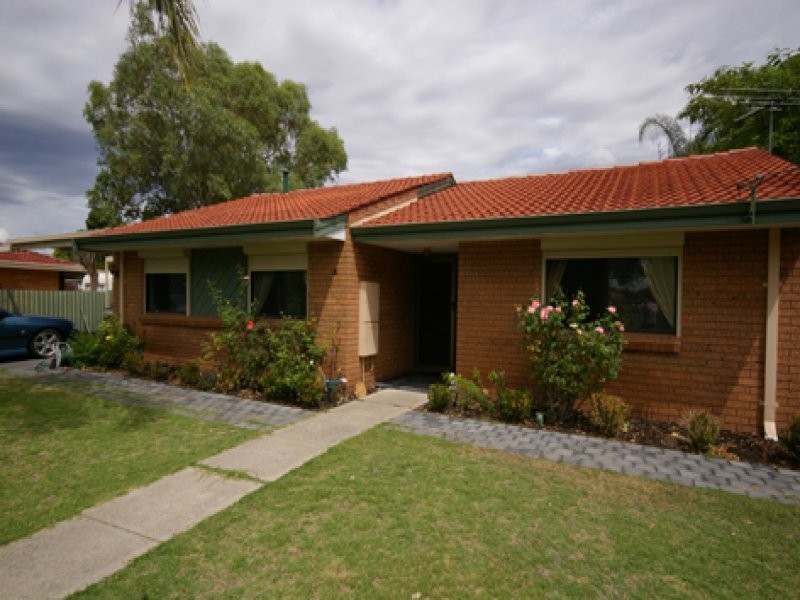 16 Grimrey Road, Lockridge WA 6054