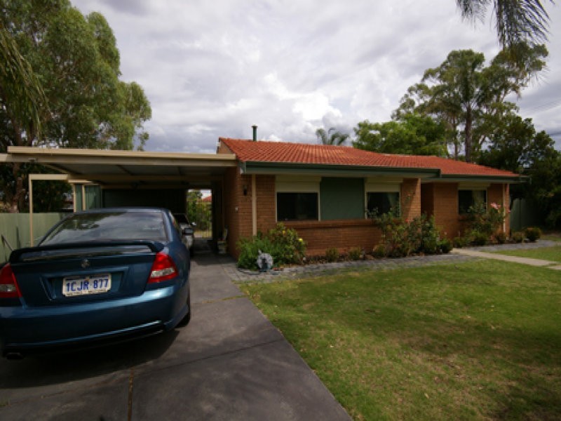 16 Grimrey Road, Lockridge WA 6054