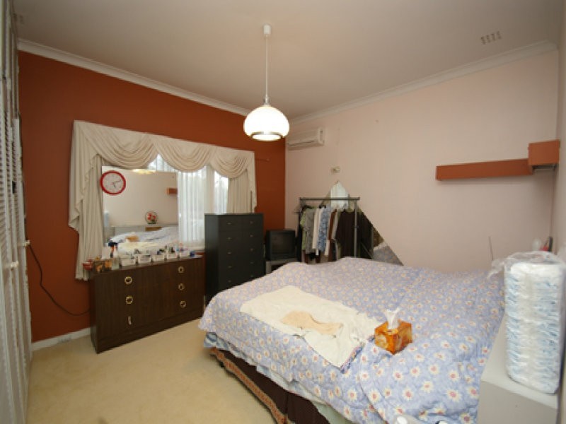 5 Ilumba Road, Nollamara WA 6061