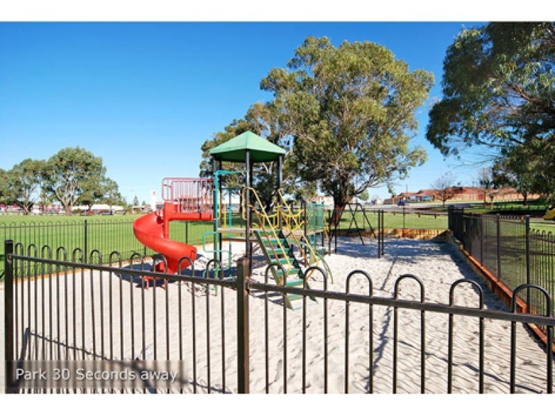 8 Rotherfield Road, Westminster WA 6061