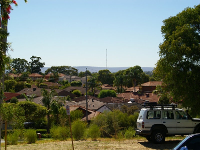 1 Hillside Crescent, Maylands WA 6051