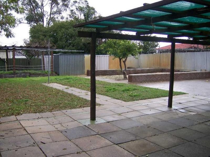 32 Buntine Way, Girrawheen WA 6064