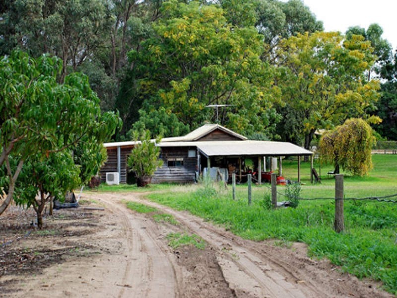 4 Dayrell Road, Nowergup WA 6032