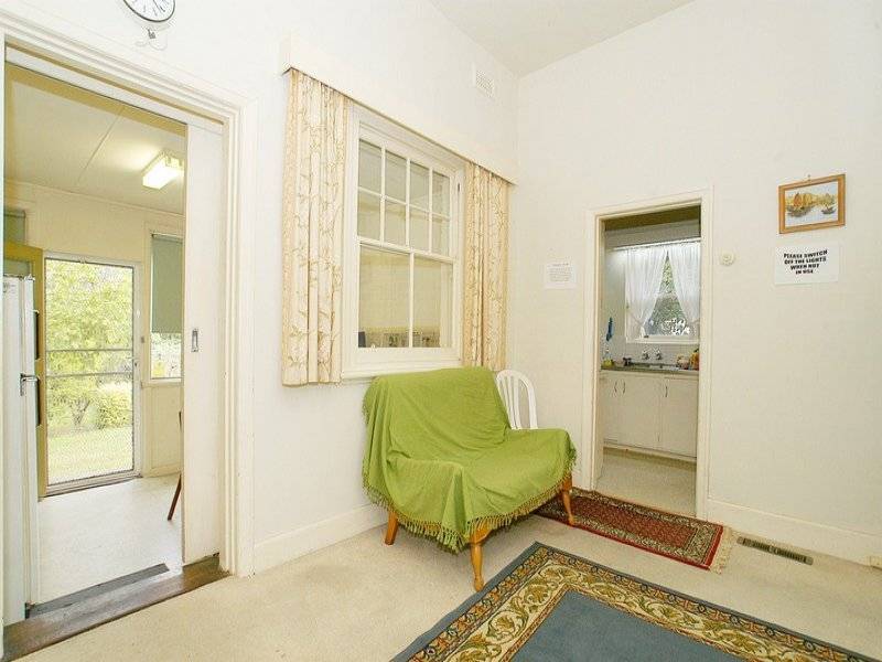 21 Scott Grove, Burwood VIC 3125