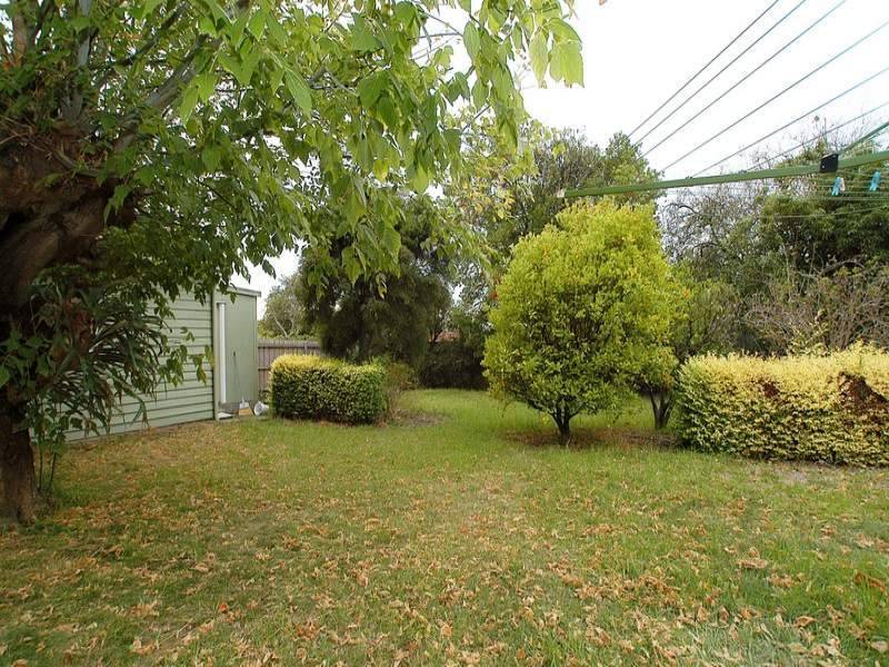 21 Scott Grove, Burwood VIC 3125