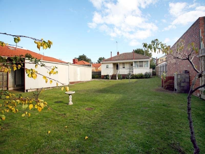 32 Clota Avenue, Box Hill VIC 3128