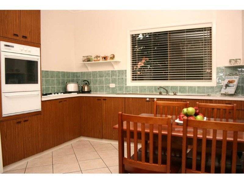 8 Walter Street, Mitcham VIC 3132