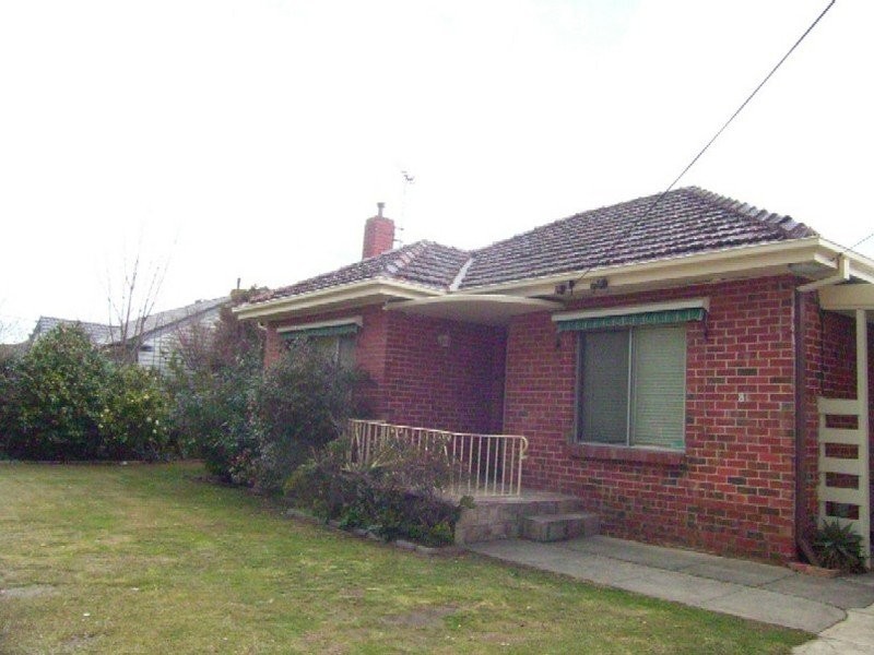 8 Pine Crescent, Boronia VIC 3155