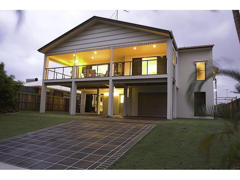 18 Tarwarri Crescent, Mooloolaba QLD 4557