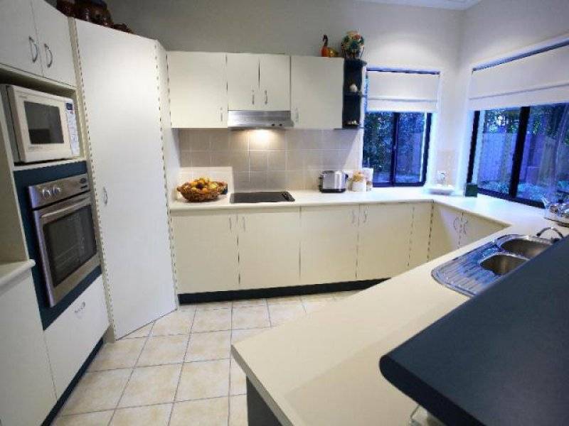 18 Jessica Boulevard, Minyama QLD 4575