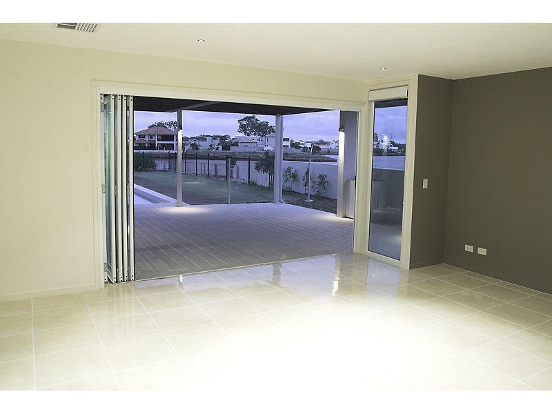 24 Anchorage Circuit, Twin Waters QLD 4564