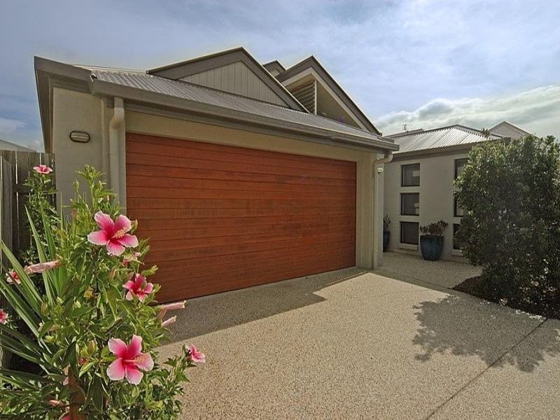 18 Lombok Street, Kawana Island QLD 4575