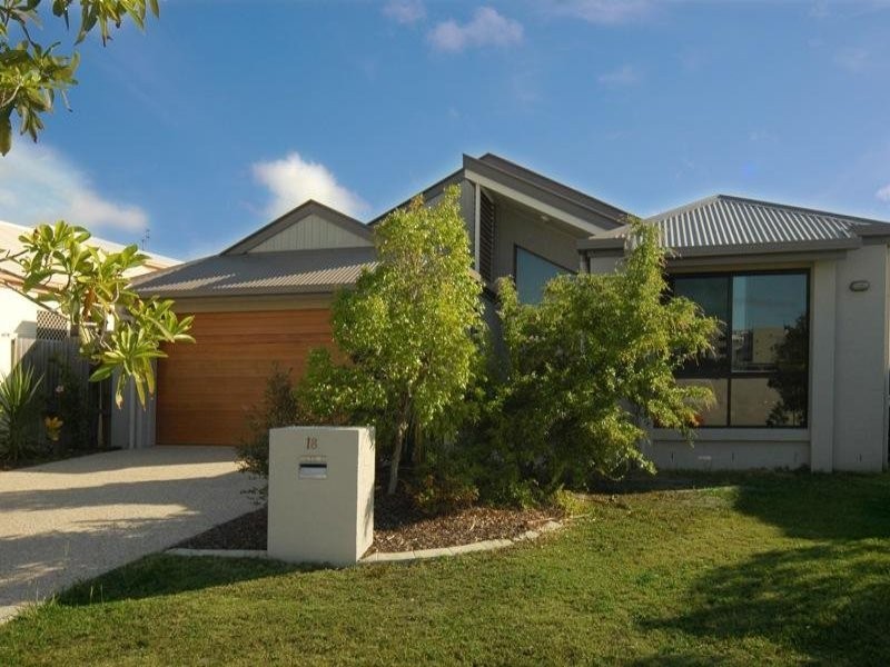 18 Lombok Street, Kawana Island QLD 4575