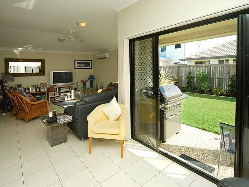 18 Lombok Street, Kawana Island QLD 4575