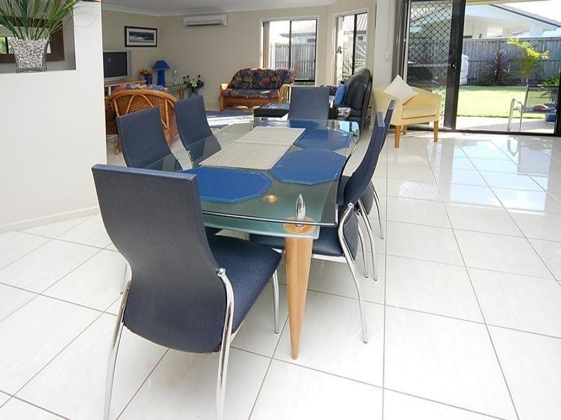 18 Lombok Street, Kawana Island QLD 4575