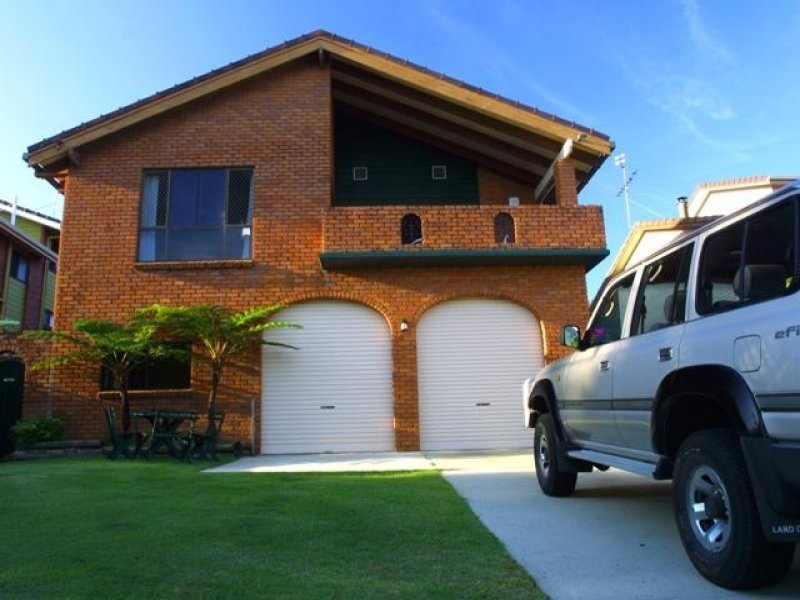 25 Tantula Road East, Alexandra Headland QLD 4572