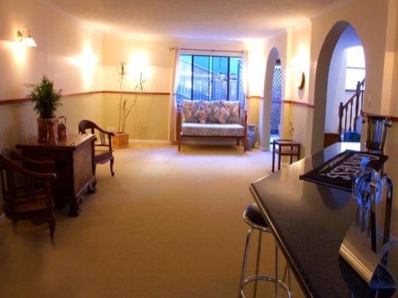 25 Tantula Road East, Alexandra Headland QLD 4572