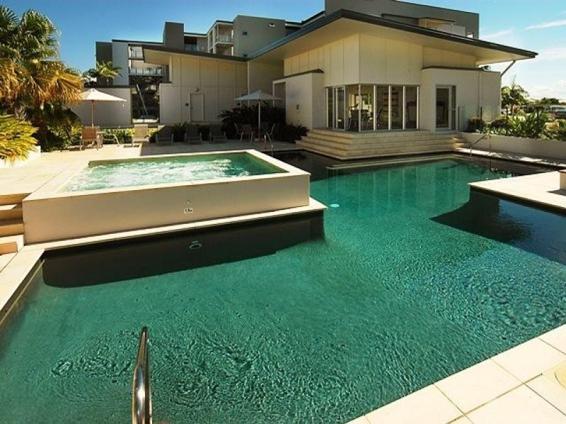 7 Grand Parade, Kawana Island QLD 4575