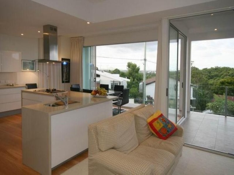 21 Tantula Road East, Alexandra Headland QLD 4572