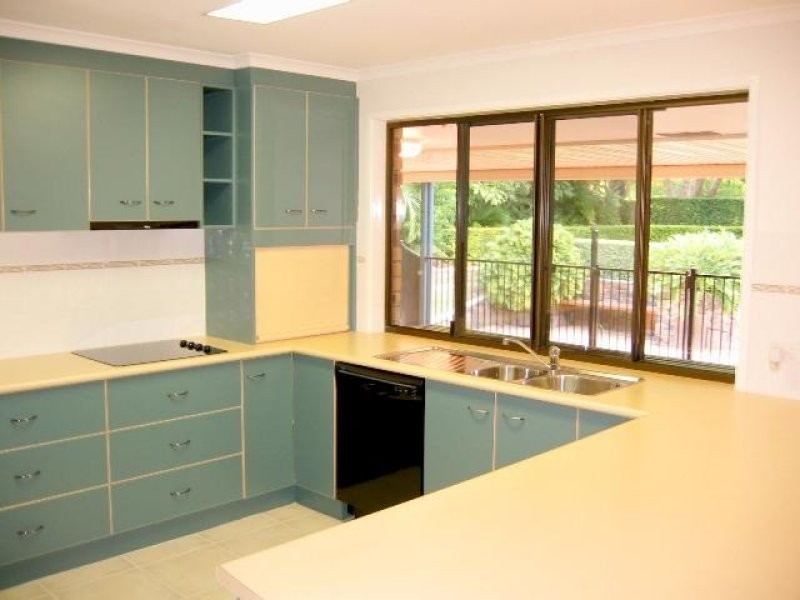 142 Karawatha Drive, Mountain Creek QLD 4557