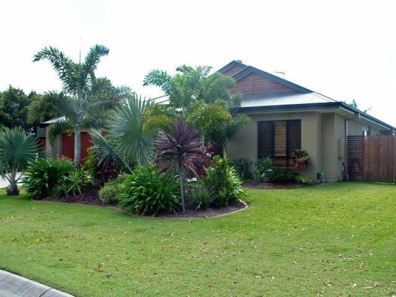 11 Lake View Drive, Twin Waters QLD 4564