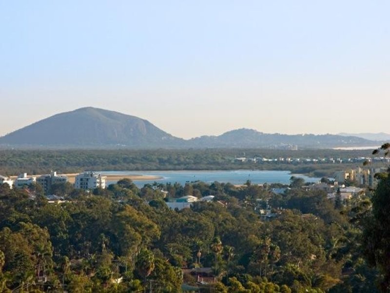 29 Yakola Parade, Alexandra Headland QLD 4572