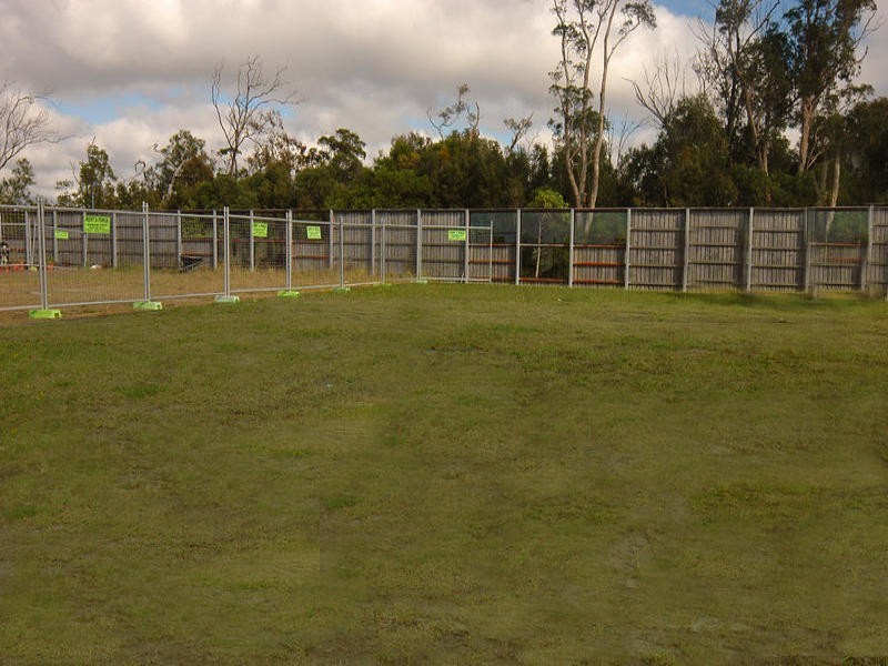 136 Grand Parade, Kawana Island QLD 4575