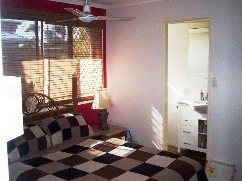 8 Bandaroo Street, Warana QLD 4575