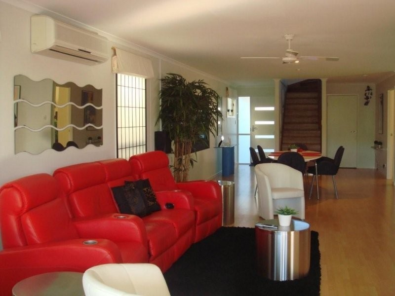 11 Bonaire Court, Kawana Island QLD 4575